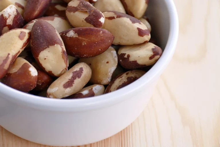 Image of a cup of Brazil Nuts