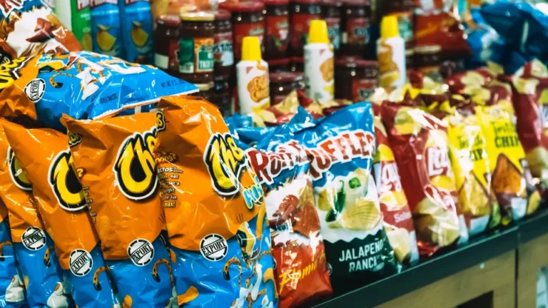 Image of snacks and drinks in a grocery store